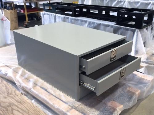 Aluminium drawer unit